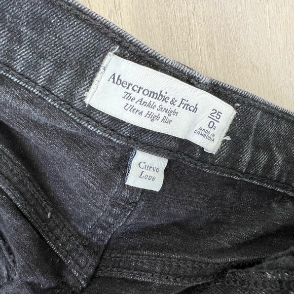 ABERCROMBIE JEANS - Picture 5 of 5